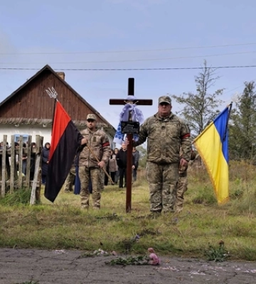 Загинув майже рік тому: на Волині попрощалися з воїном Леонідом Ткачем 