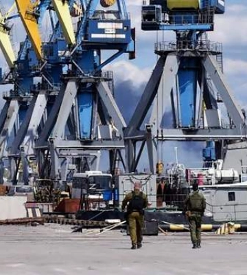 Такого не було з початку війни: стало відомо, що хочуть створити росіяни в порту Маріуполя