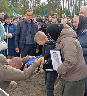 У громаді на Волині попрощалися із бійцем Віктором Карпуком 
