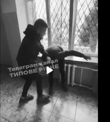 У ліцеї біля Рівного побили учня