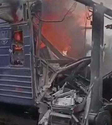 РФ атаковала вокзал в Шостке во время пребывания поезда: десятки пострадавших