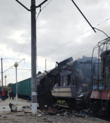 Атака на пасажирський потяг у Шостці: госпіталізували щонайменше вісьмох постраждалих