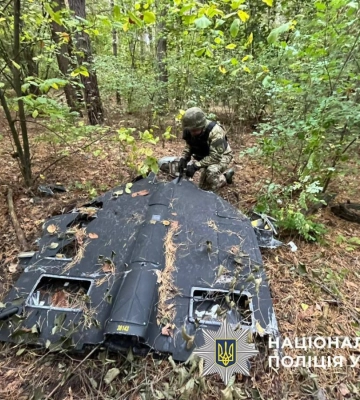 У Дарницькому районі Києва виявили уламки російського дрона з бойовою частиною