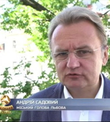 Садовий: у Львові після обстрілів тривають пожежі