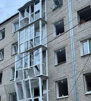 У Слов’янську росіяни вдарили КАБами по дев’ятиповерхівці та школі мистецтв, серед поранених — дитина