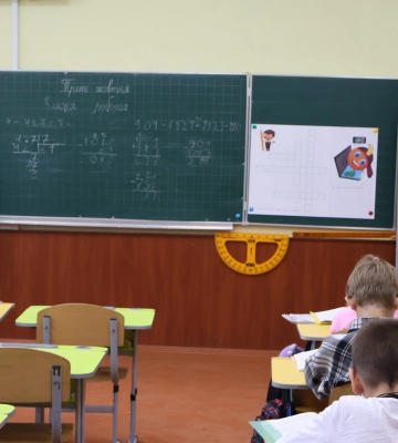 "Мої учні також захищають державу". Як 59-річний вчитель з Волині служить у 100 ОМБр на Донеччині