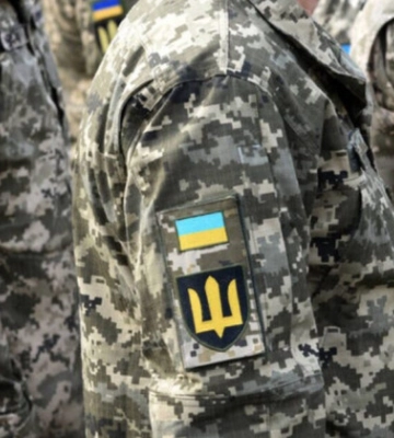 В Одессе гражданские и работники «скорой» заблокировали автобус ТЦК – видео