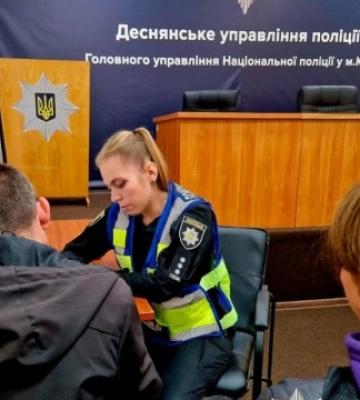 У Києві неповнолітні побили 13-річного школяра на дитячому майданчику