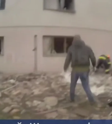 Поліція опублікувала відео перших хвилин після прильоту в Лапаївці на Львівщині, де загинула ціла родина