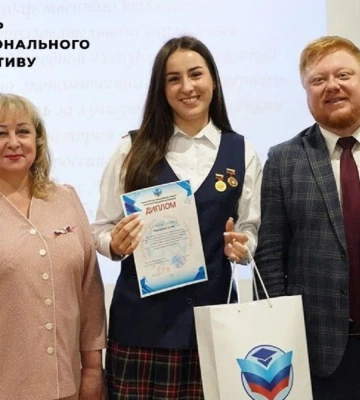 В Луганську окупанти влаштували "день зрадника" і нагородили вчителів-колаборантів - ЦНС