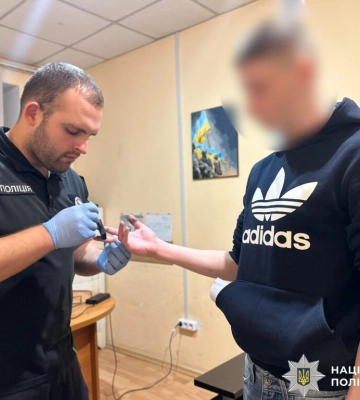 В Одесі затримали юнака, який на замовлення підпалив чужу автівку