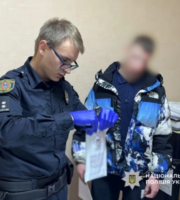 В Одесі молодик на замовлення підпалив чужу автівку