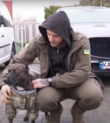 Про драматичне повернення собаки звільненого з полону Дмитра Селютіна у Луцьку покажуть виставу