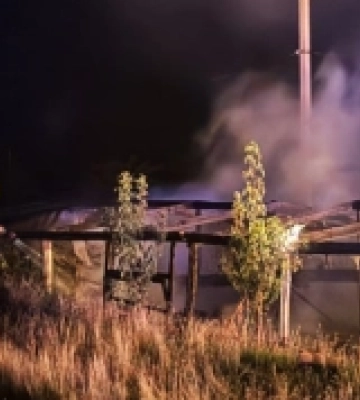 На Миколаївщині внаслідок падіння уламків ворожих дронів виникла пожежа