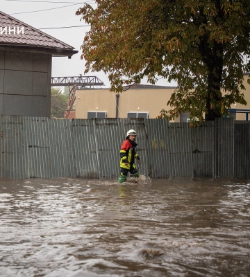 Последствия потопа в Одессе: горожан предупредили об угрозе отравлений, как себя обезопасить