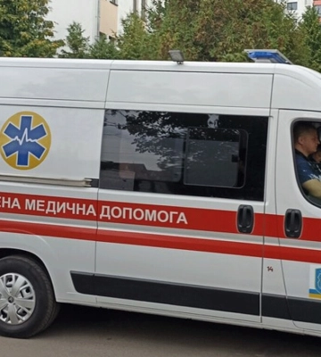 Все успели спуститься в укрытие: оккупанты нанесли удар по роддому в Сумах