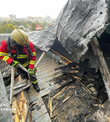 У Сумах унаслідок російського удару загорівся дах перинатального центру