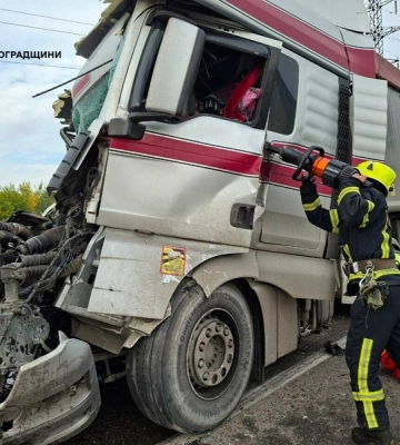 У ДТП з двома вантажівками в Олександрії травмувався чоловік 
