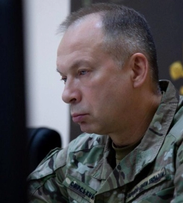 Навчальні центри ЗСУ переносять углиб України - Сирський