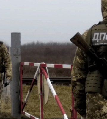 Домовився за фейкову інвалідність: на Львівщині батько допоміг синові втекти за кордон