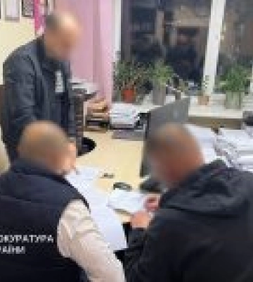 Посадовця КМДА підозрюють у переплаті під час закупівлі спецавто