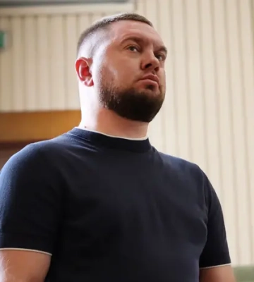 Суд конфіскував елітні авто у колишнього харківського військкома та його сім'ї