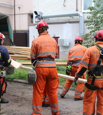 Триває ліквідація наслідків атаки на пологовий будинок у Сумах: є ще один поранений