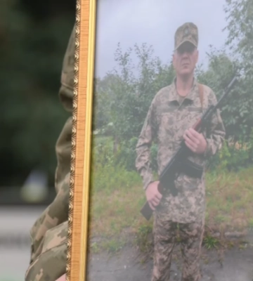 Добровольцем пішов на війну: попрощалися із загиблим захисником, священником з Волині Віталієм Янковським