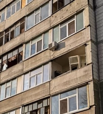 Наслідки ранкової ворожої атаки на Суми: пошкоджено будинки та тролейбус. ФОТОрепортаж
