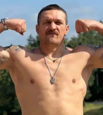 «Усі сміялися з мене»: колишній суперник Усика назвав єдиного боксера, який може перемогти українця