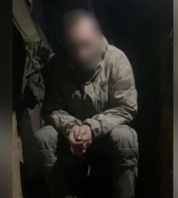 На Харківщині ворожий штурмовик вижив після атаки українських FPV: бійці бригади «Форпост» взяли окупанта у полон