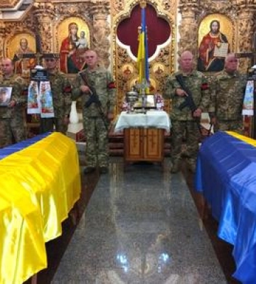 Полтавська громада попрощалась із двома загиблими захисниками