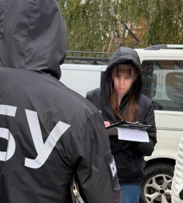 У Черкасах викрили доценку черкаського університету, яка за 12 000 доларів пропонувала «повпливати» на ТЦК