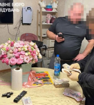 Чиновник части в Донецкой области заставлял военных крутить шаурму: его будут судить