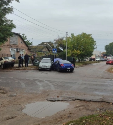 У ДТП з трьома легковиками в Кропивницькому травмувався чоловік