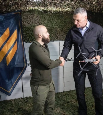 Кличко: Громада столиці відправила бійцям 3 армійського корпусу ще 3000 БпЛА