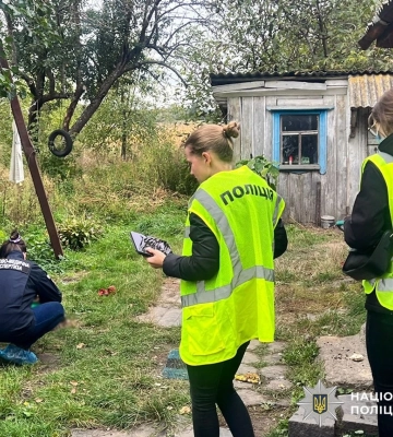 На Житомирщине во время семейной ссоры мужчина зарезал жену, 9-летнюю дочь, собаку и двух котов