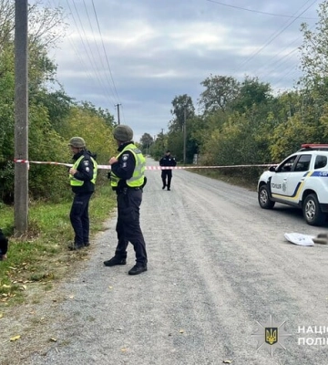 На Житомирщині чоловік під час сварки вбив дружину, доньку, собаку та котів, а також поранив сусідку