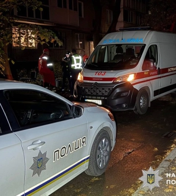 У Кременчуці поліція затримала чоловіка, який під час сварки вбив співмешканця матері