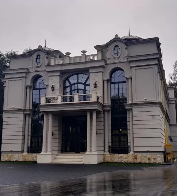 Семья львовского чиновника БЭБ заработала миллионы во время его службы в органах, – УП