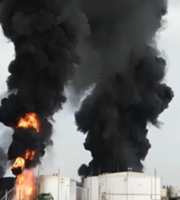 Феодосийский нефтеналивной терминал горит третью сутки после атаки ВСУ