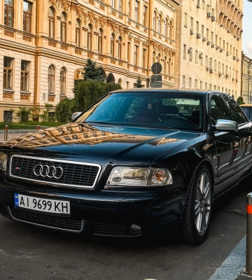 Их выпустили всего 2000: в Киеве заметили роскошный заряженный Audi 