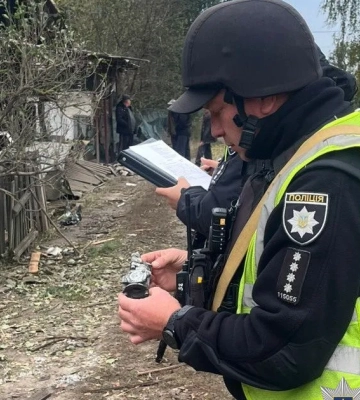 Росіяни вдарили дроном по будинку в селі Сумської області. 4-річна дитина отримала важкі опіки