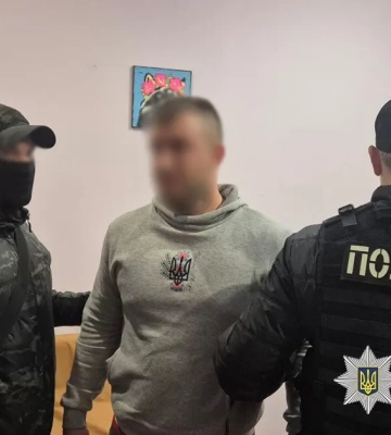 Продавав фіктивні результати аналізів: у Києві затримано лікаря-нарколога, який заробляв на водіях-порушниках та наркоспоживачах. ФОТОрепортаж