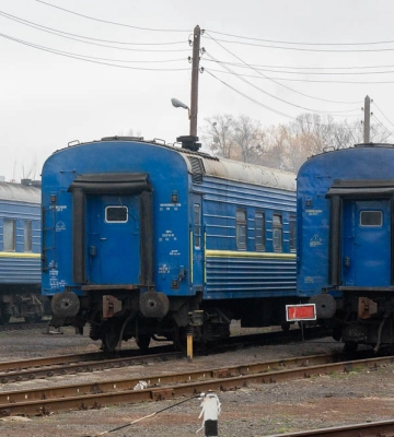 Поїзд №45/46 Ужгород – Харків затримується на дві години: Ворожі атаки спричинили зміну маршрутів на Ніжинському напрямку