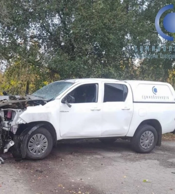 Сьогодні в Білопіллі російський безпілотник поцілив в авто з енергетиками