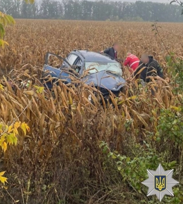 Внаслідок зіткнення двох автівок на Вінниччині загинули водій та його пасажирки