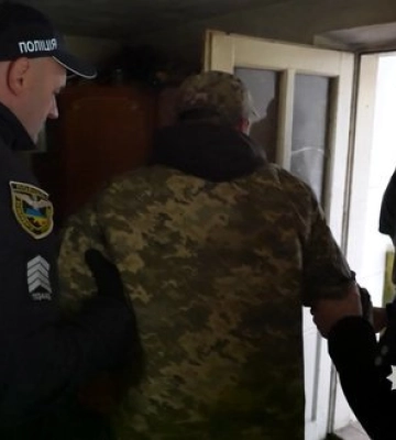 Військовий у СЗЧ прийшов з гранатою до магазину на Львівщині: його затримали спецпризначенці. ФОТО