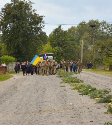 На Ратнівщині попрощалися з Героєм Олександром Бараном