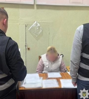В Черниговской области чиновница ТЦК снимала с учета военнообязанных